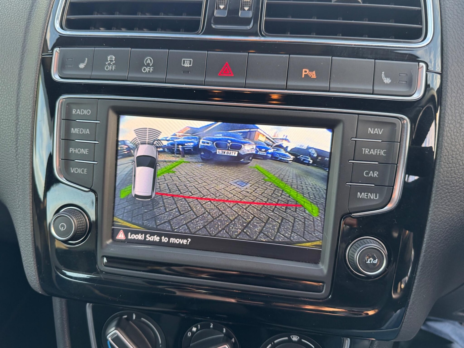 Used Volkswagen Polo 2015 for sale - 76485728: Photo 18