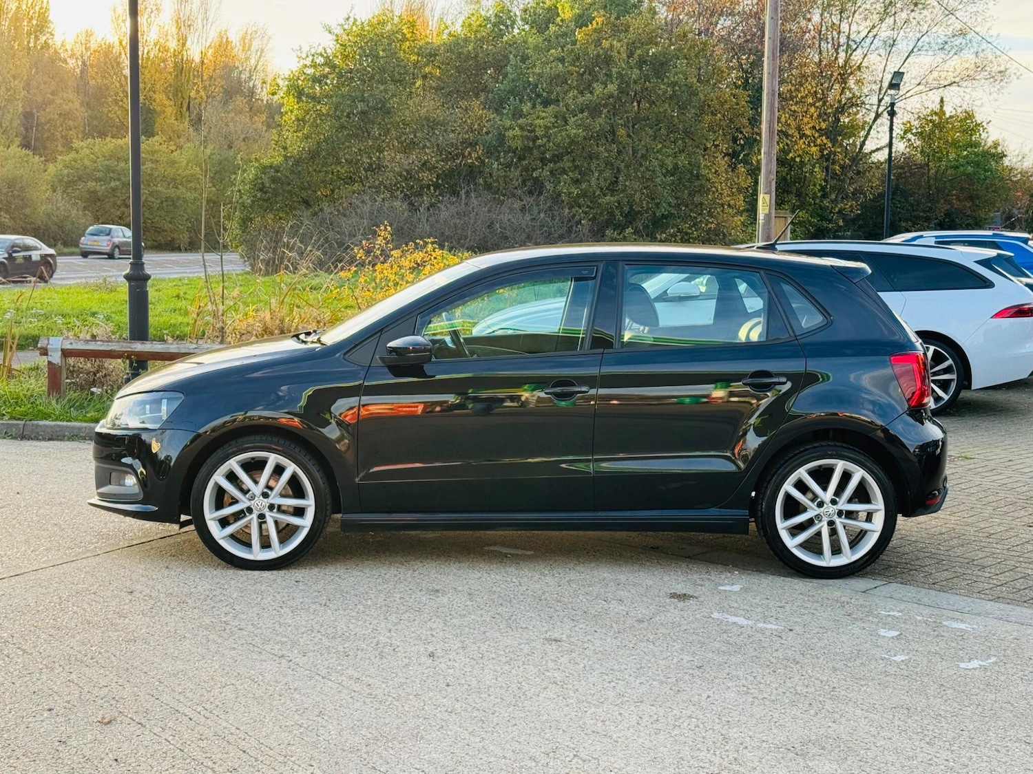 Used Volkswagen Polo 2015 for sale - 76485728: Photo 4