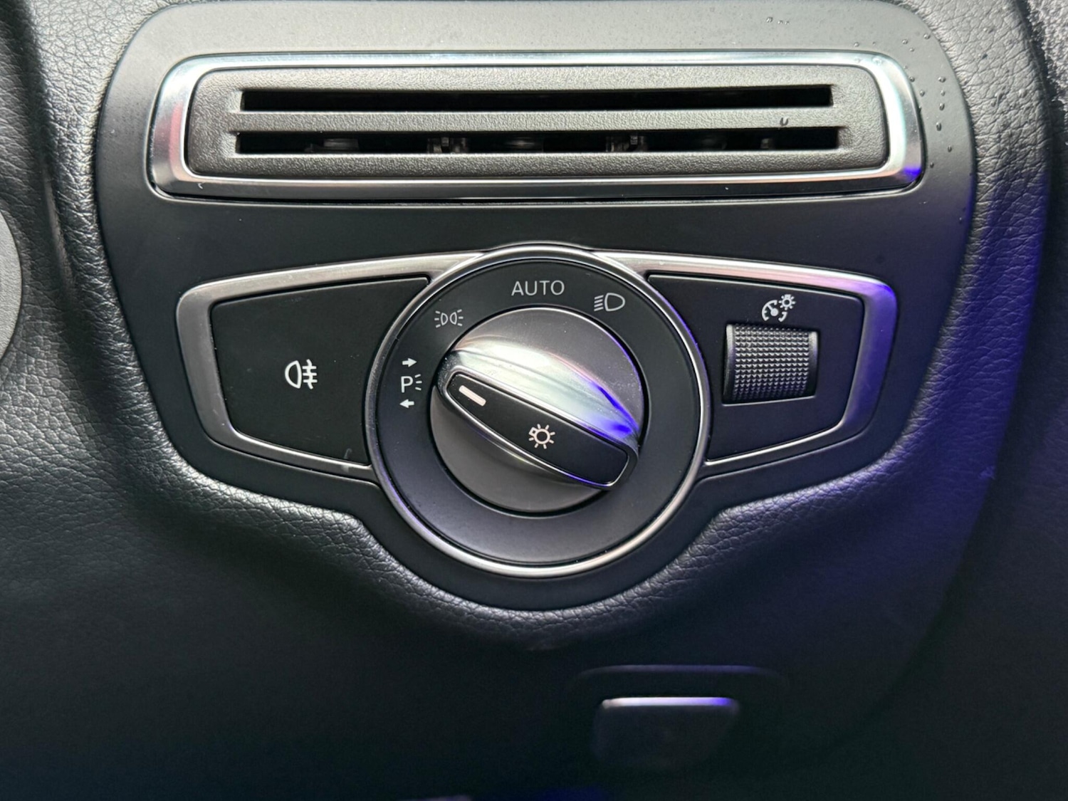 Used Mercedes-Benz C Class 2018 for sale - 76689971: Photo 21