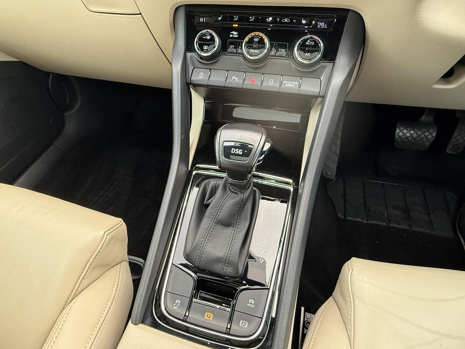 Used Skoda Karoq 2021 for sale - 76644632: Photo 23