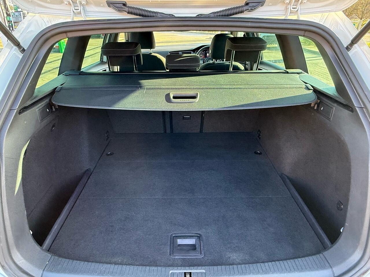 Used Volkswagen Golf 2017 for sale - 77081290: Photo 39