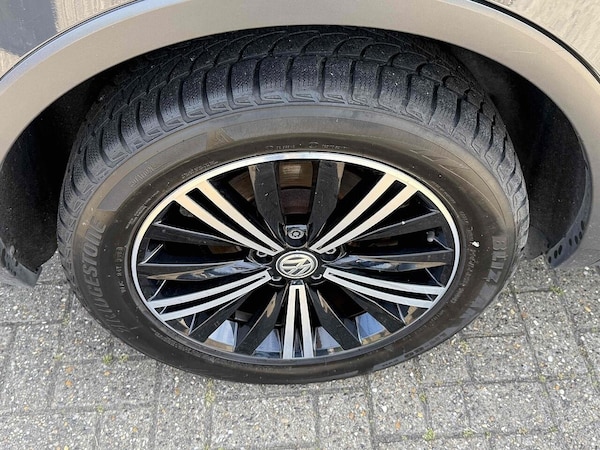 Used Volkswagen Tiguan 2018 for sale - 76240100: Photo 10