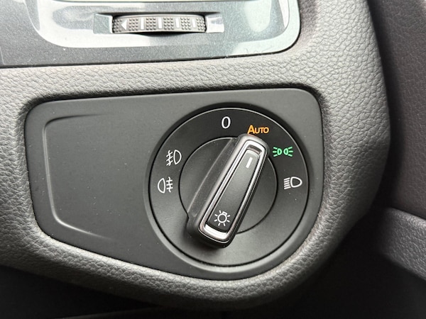 Used Volkswagen Golf 2019 for sale - 76307901: Photo 31