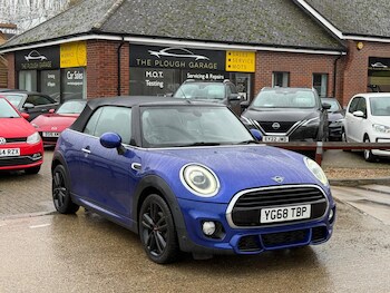 Used MINI Convertible 2019 for sale - 76996879: Photo