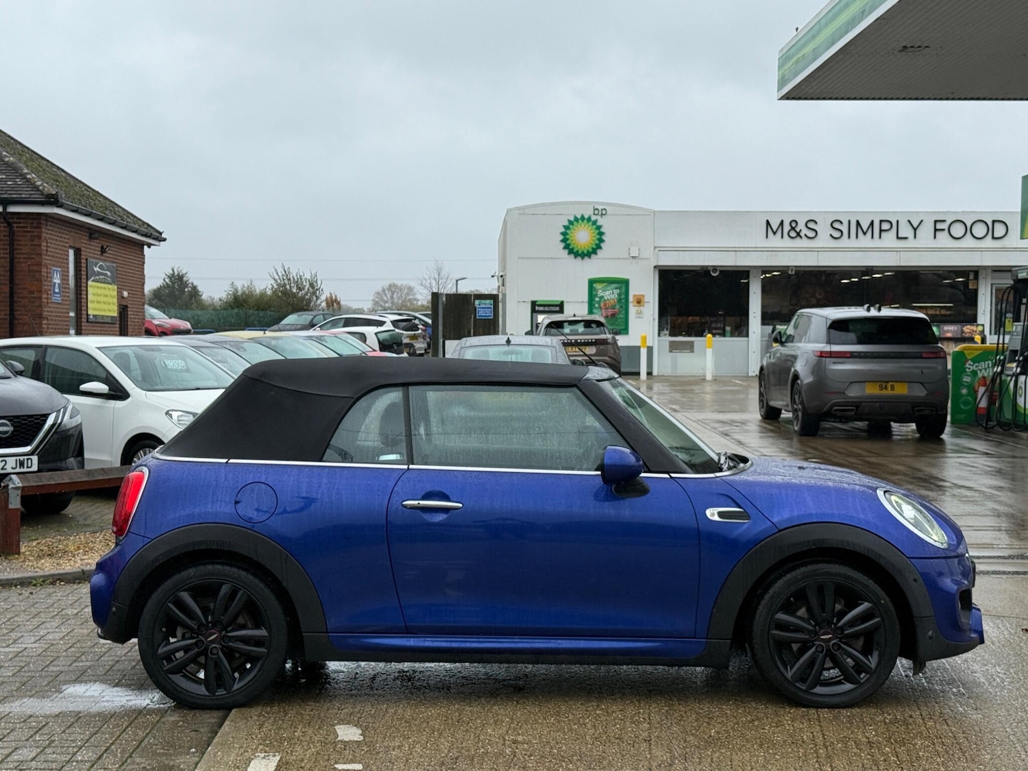 Used MINI Convertible 2019 for sale - 76996879: Photo 3