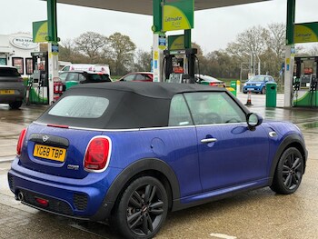 Used MINI Convertible 2019 for sale - 76996879: Photo