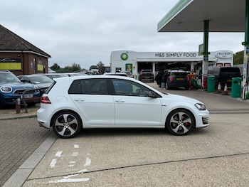 Used Volkswagen Golf 2015 for sale - 75964504: Photo