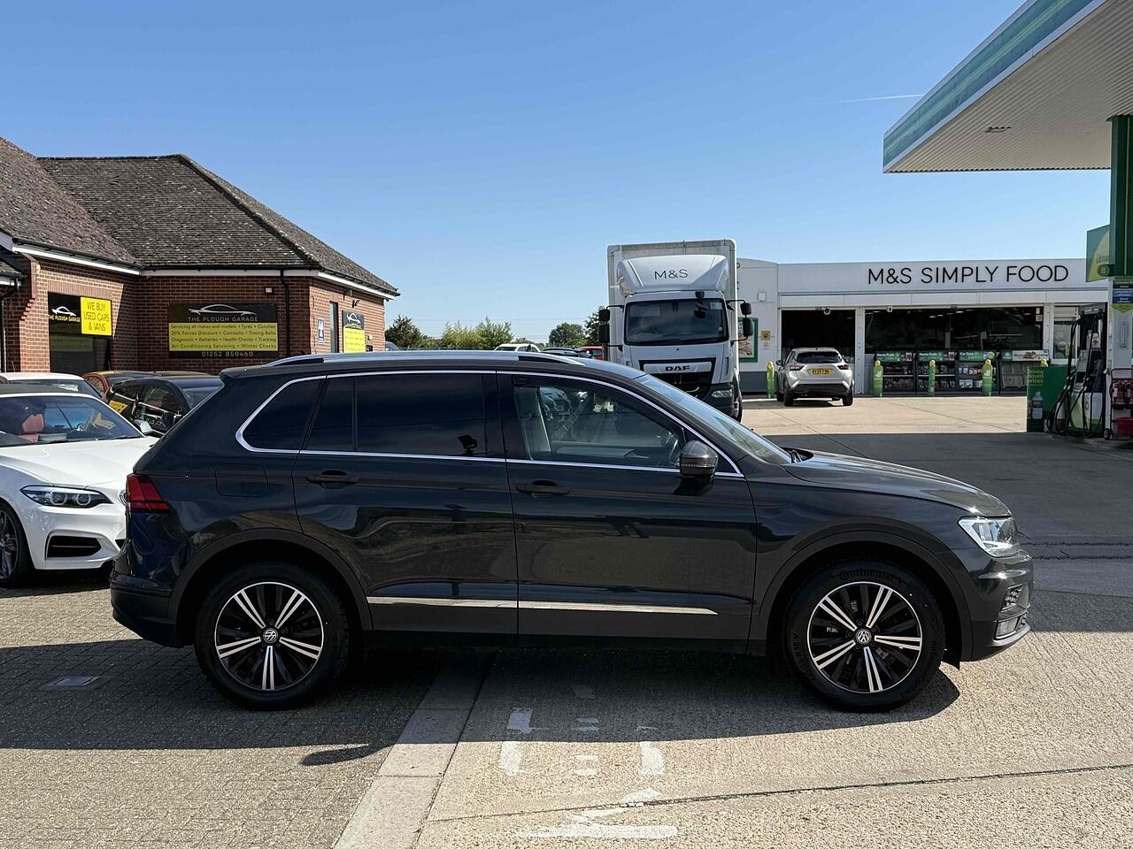 Used Volkswagen Tiguan 2018 for sale - 76307091: Photo 2