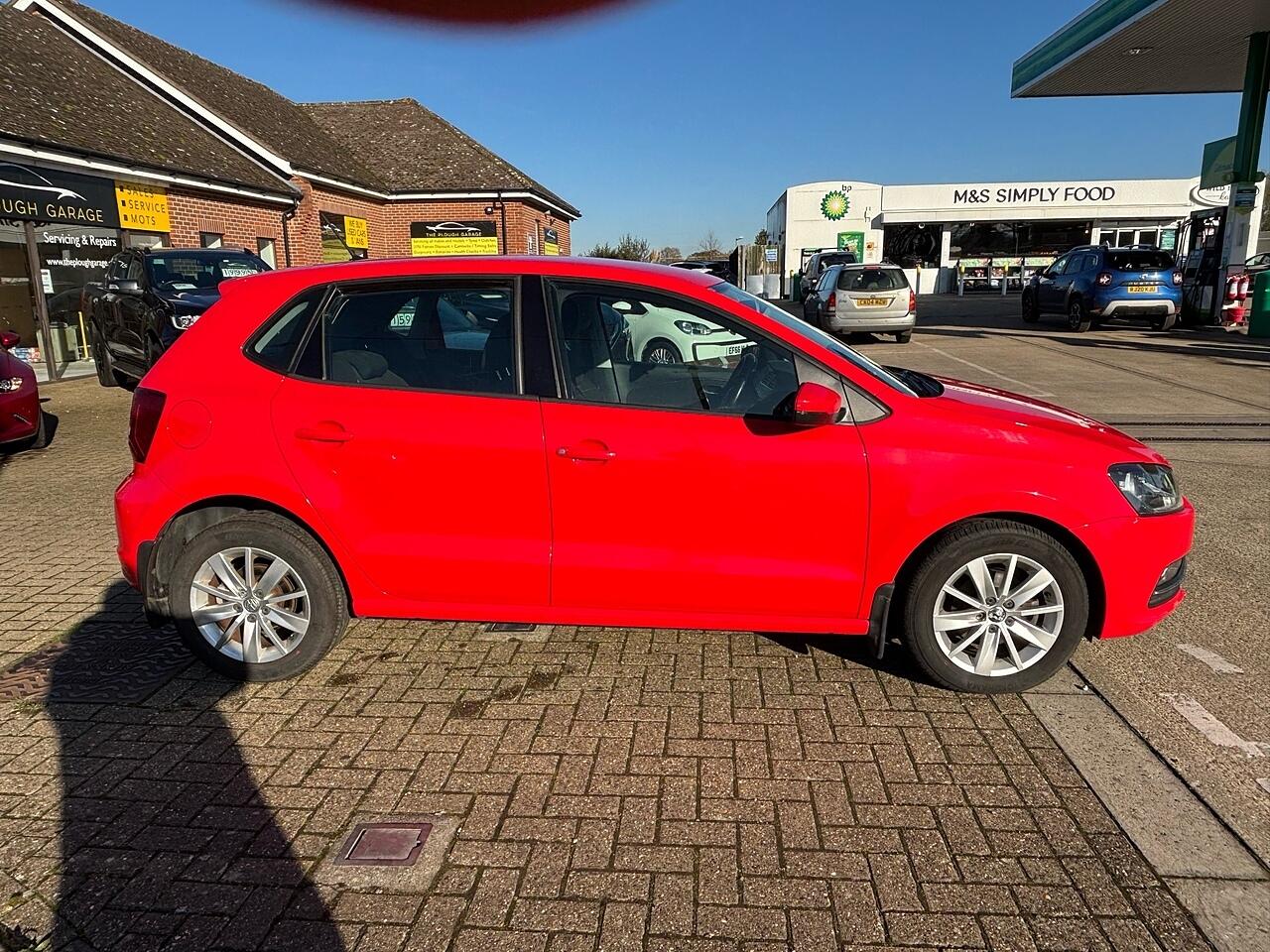 Used Volkswagen Polo for sale - 76702459: Photo 2