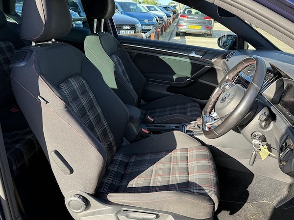 Used Volkswagen Golf 2017 for sale - 76020617: Photo 22