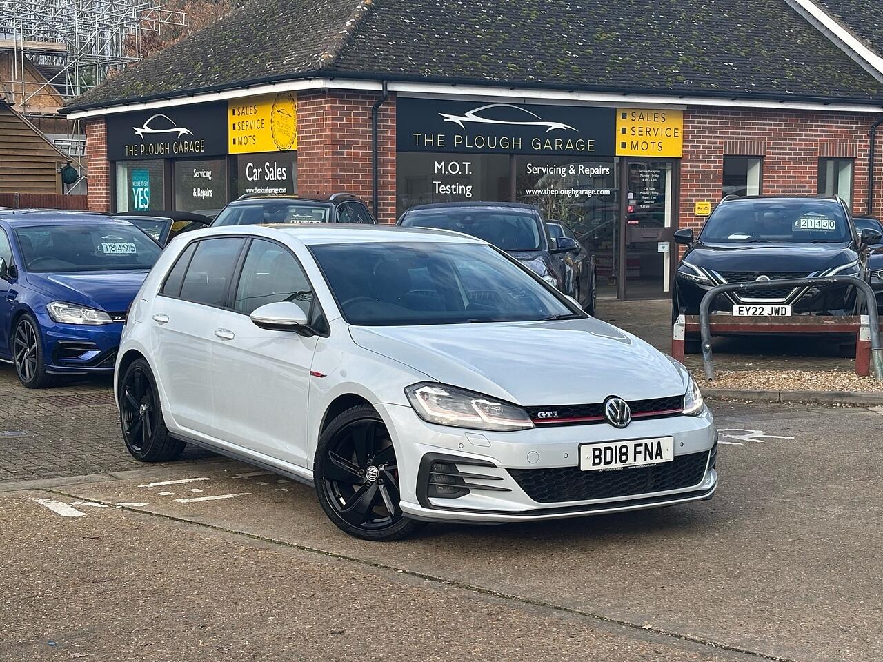 Used Volkswagen Golf 2018 for sale - 76832581: Photo 1