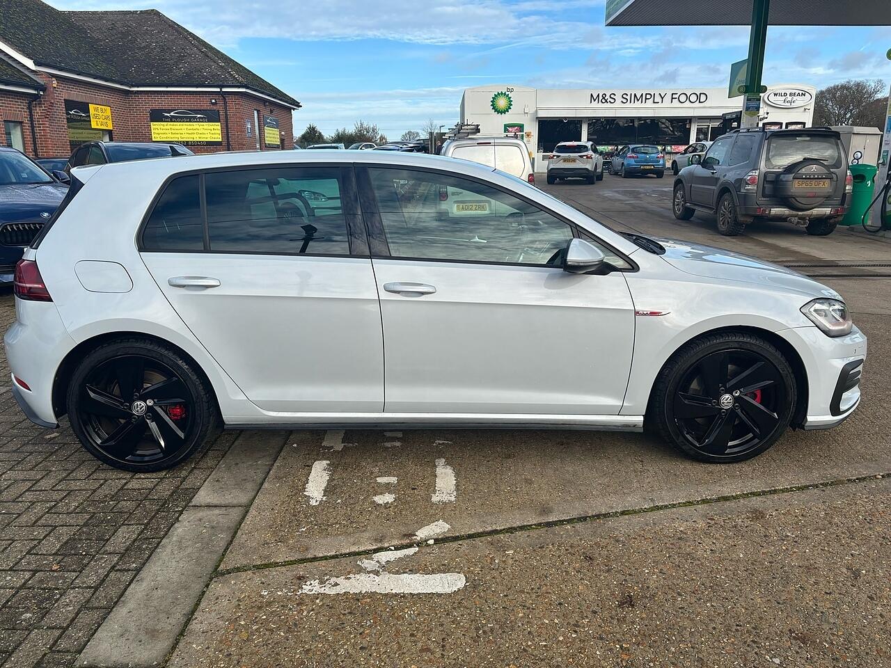 Used Volkswagen Golf 2018 for sale - 76832581: Photo 2