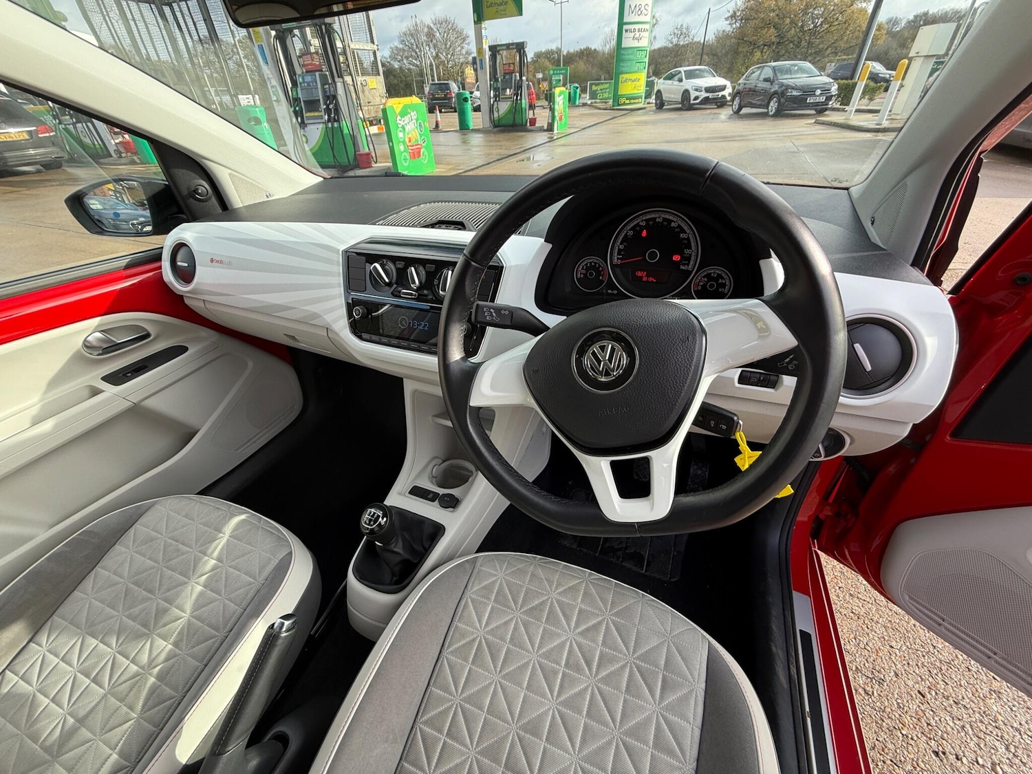 Used Volkswagen up! 2017 for sale - 76633353: Photo 16