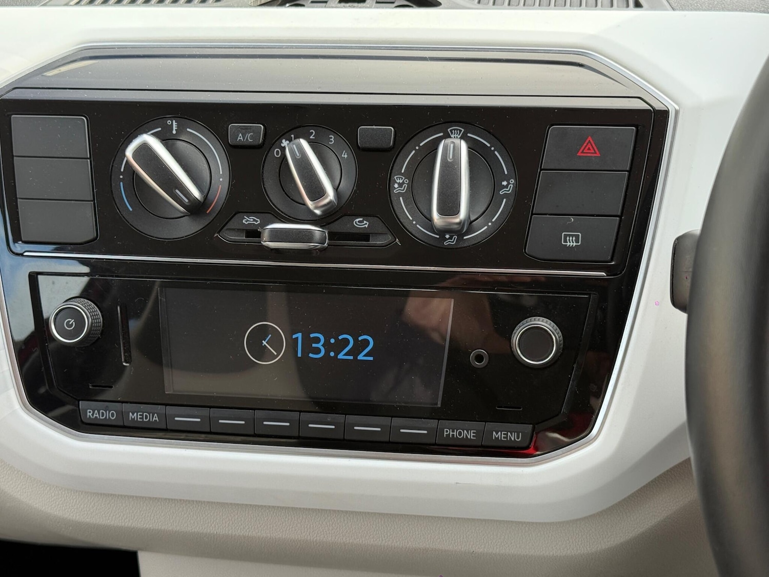 Used Volkswagen up! 2017 for sale - 76633353: Photo 17