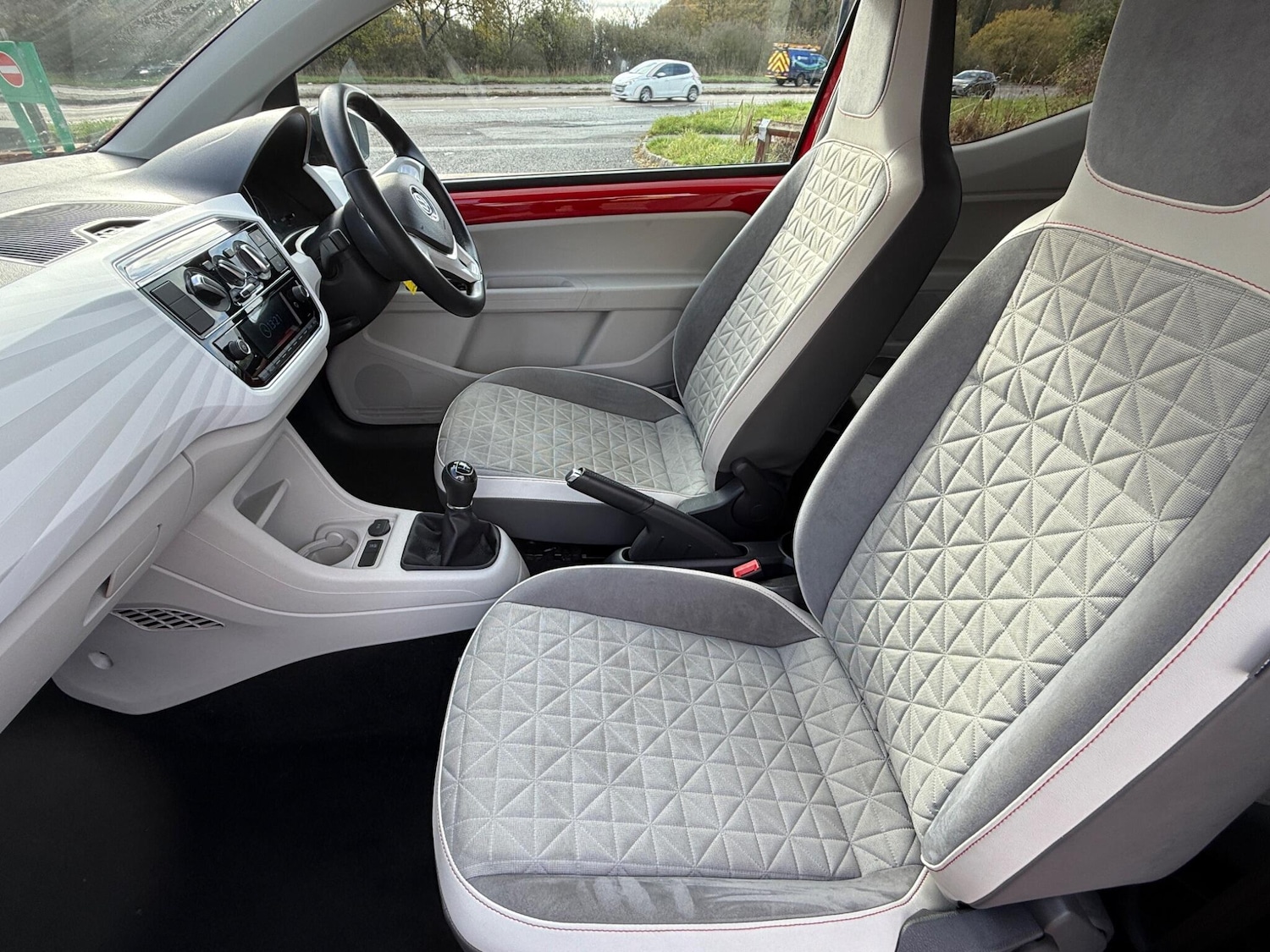 Used Volkswagen up! 2017 for sale - 76633353: Photo 22