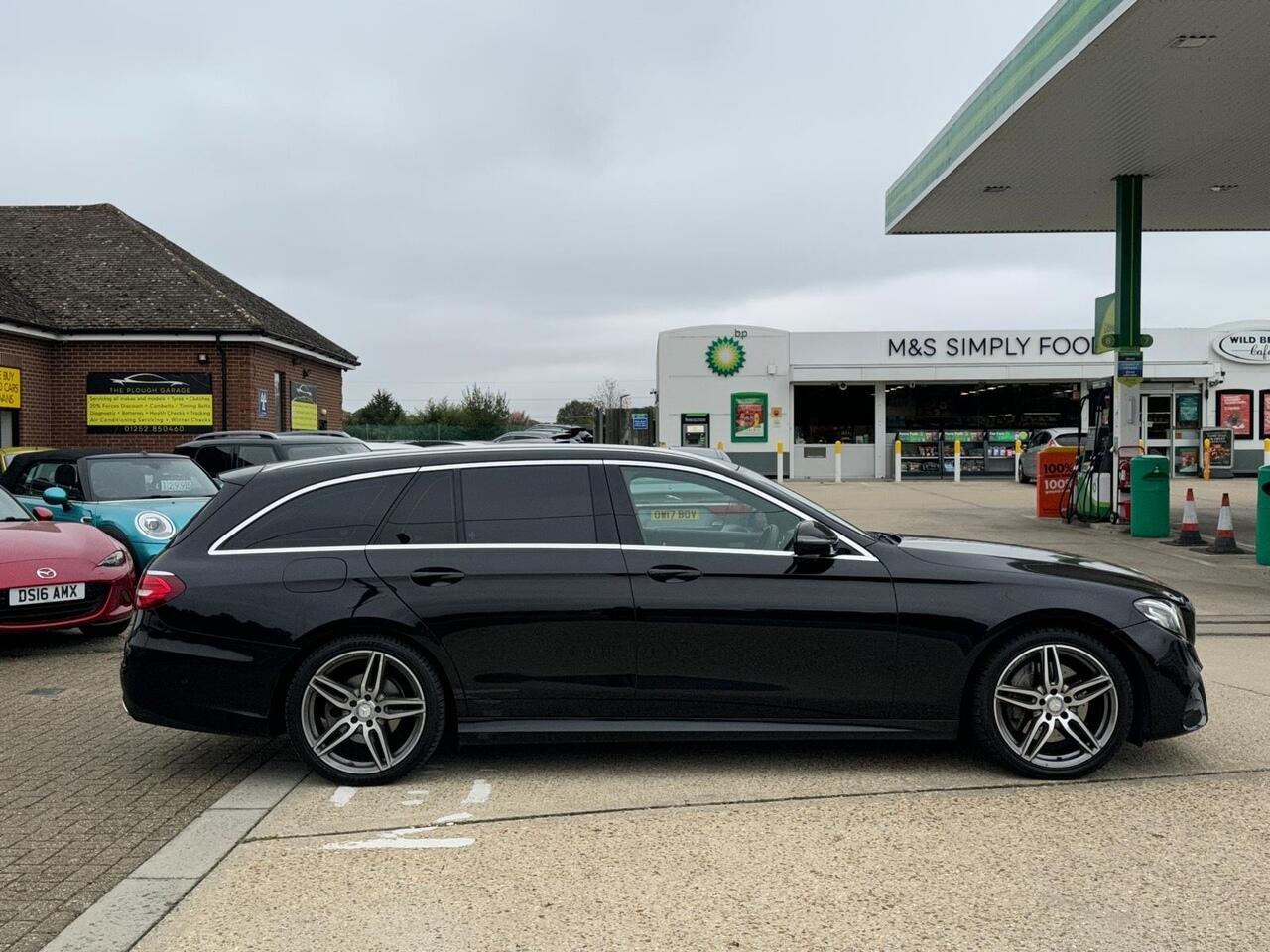 Used Mercedes-Benz E Class 2017 for sale - 76270114: Photo 4