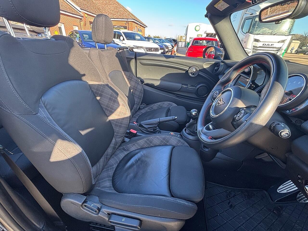 Used MINI Convertible 2019 for sale - 77053943: Photo 9