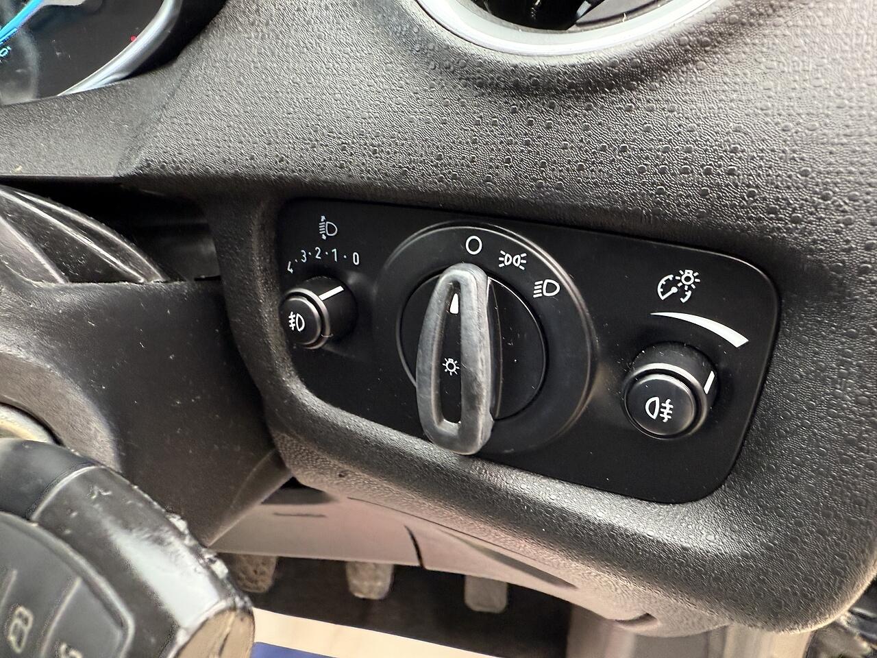 Used Ford Fiesta 2017 for sale - 76377876: Photo 25