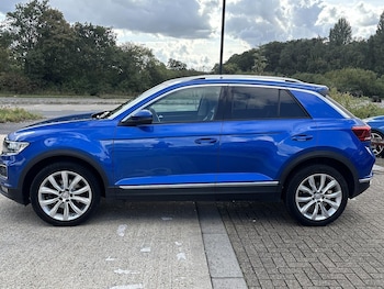 Used Volkswagen T-Roc 2018 for sale - 75883900: Photo