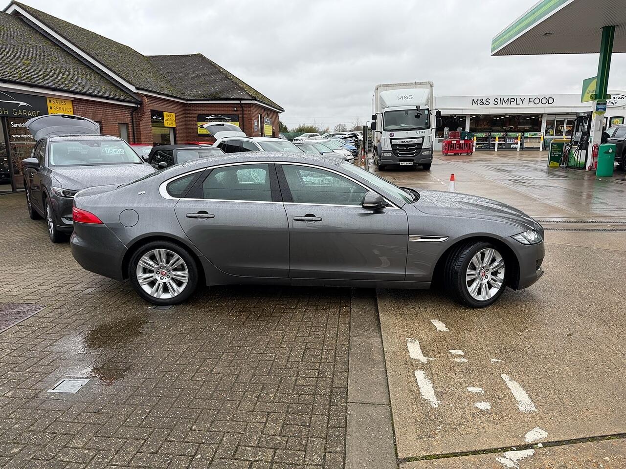 Used Jaguar XF 2017 for sale - 77174932: Photo 3