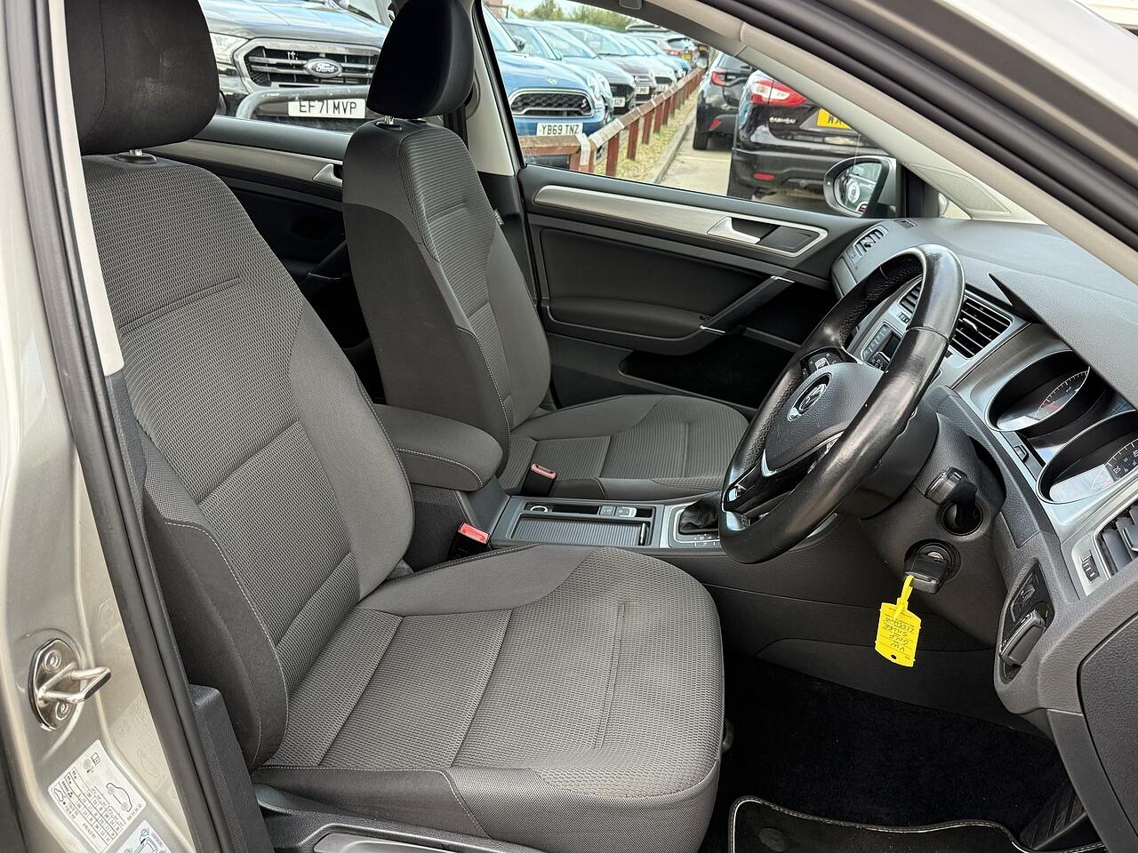 Used Volkswagen Golf 2015 for sale - 76377319: Photo 25