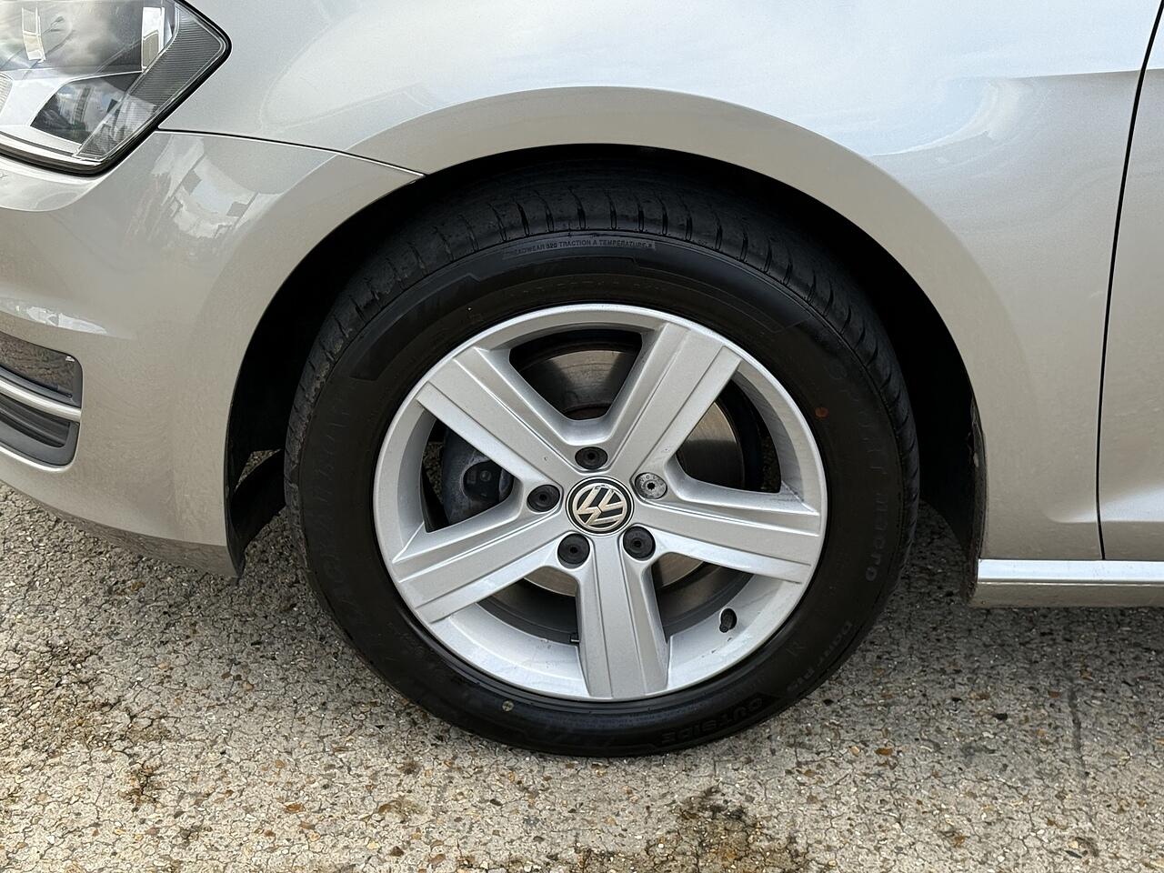Used Volkswagen Golf 2015 for sale - 76377319: Photo 32