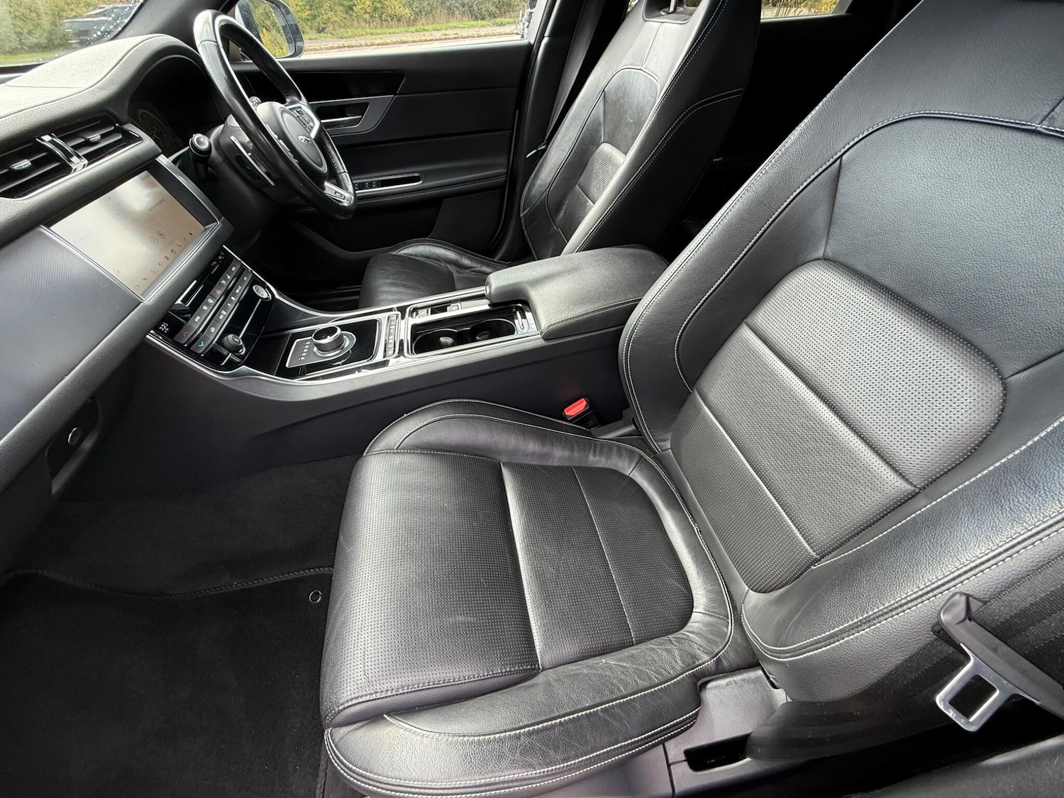 Used Jaguar XF 2019 for sale - 76175244: Photo 21