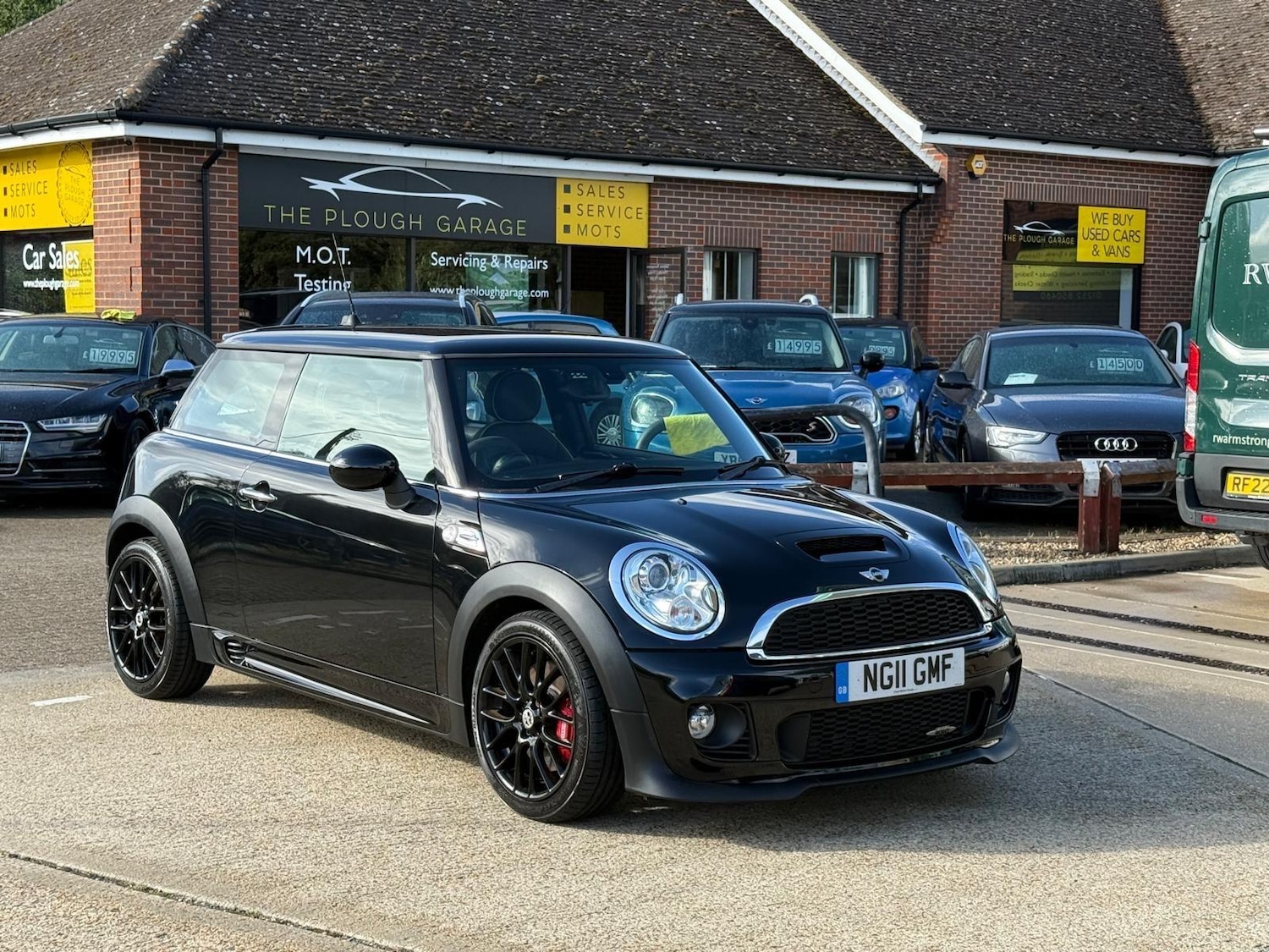 Used MINI Hatch 2011 for sale - 75884214: Photo 2