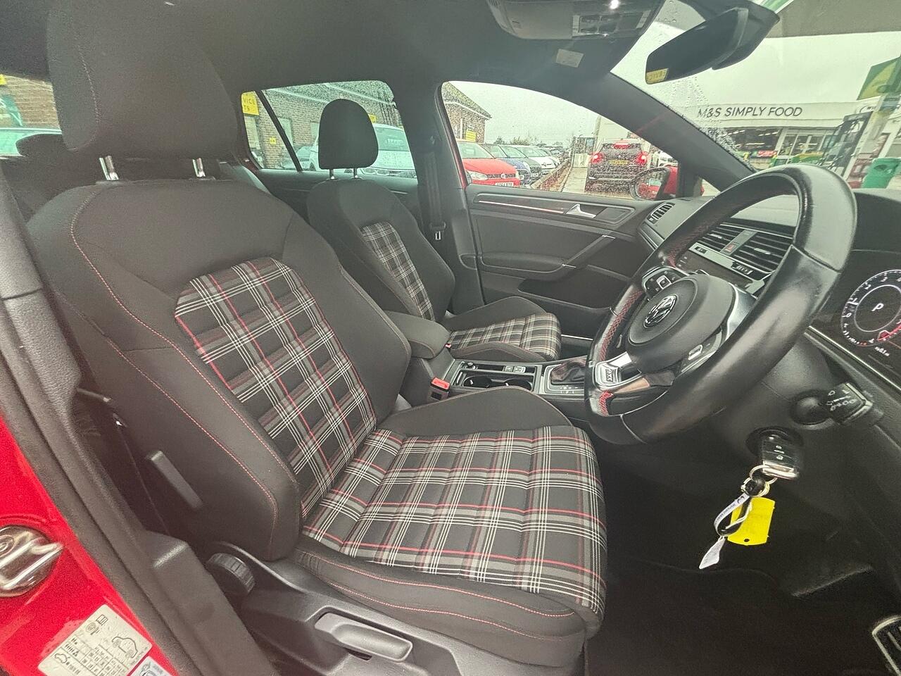 Used Volkswagen Golf 2018 for sale - 76976900: Photo 10