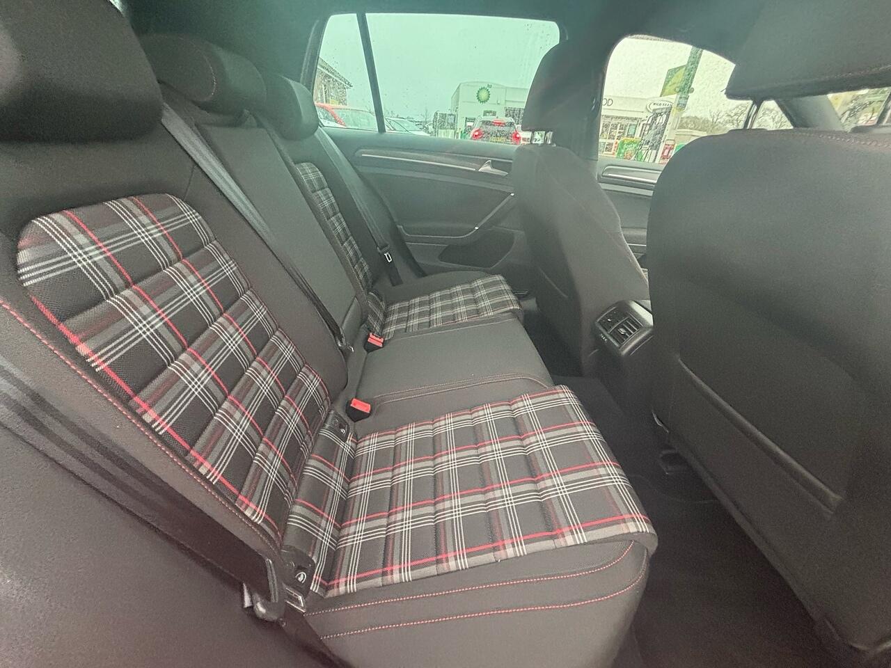 Used Volkswagen Golf 2018 for sale - 76976900: Photo 14