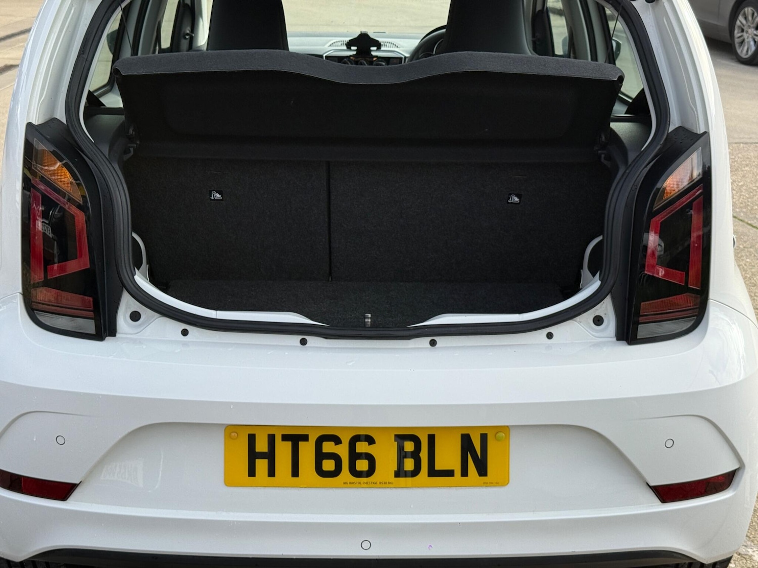 Used Volkswagen up! 2017 for sale - 76990851: Photo 12