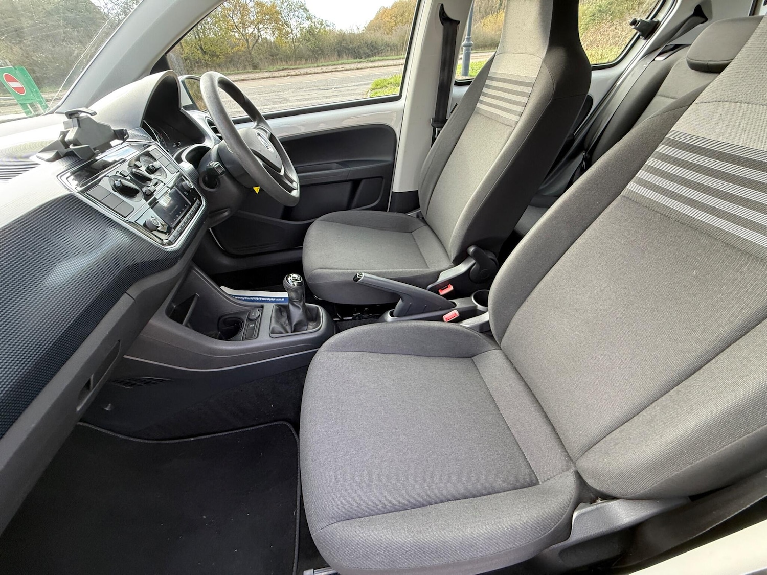 Used Volkswagen up! 2017 for sale - 76990851: Photo 24