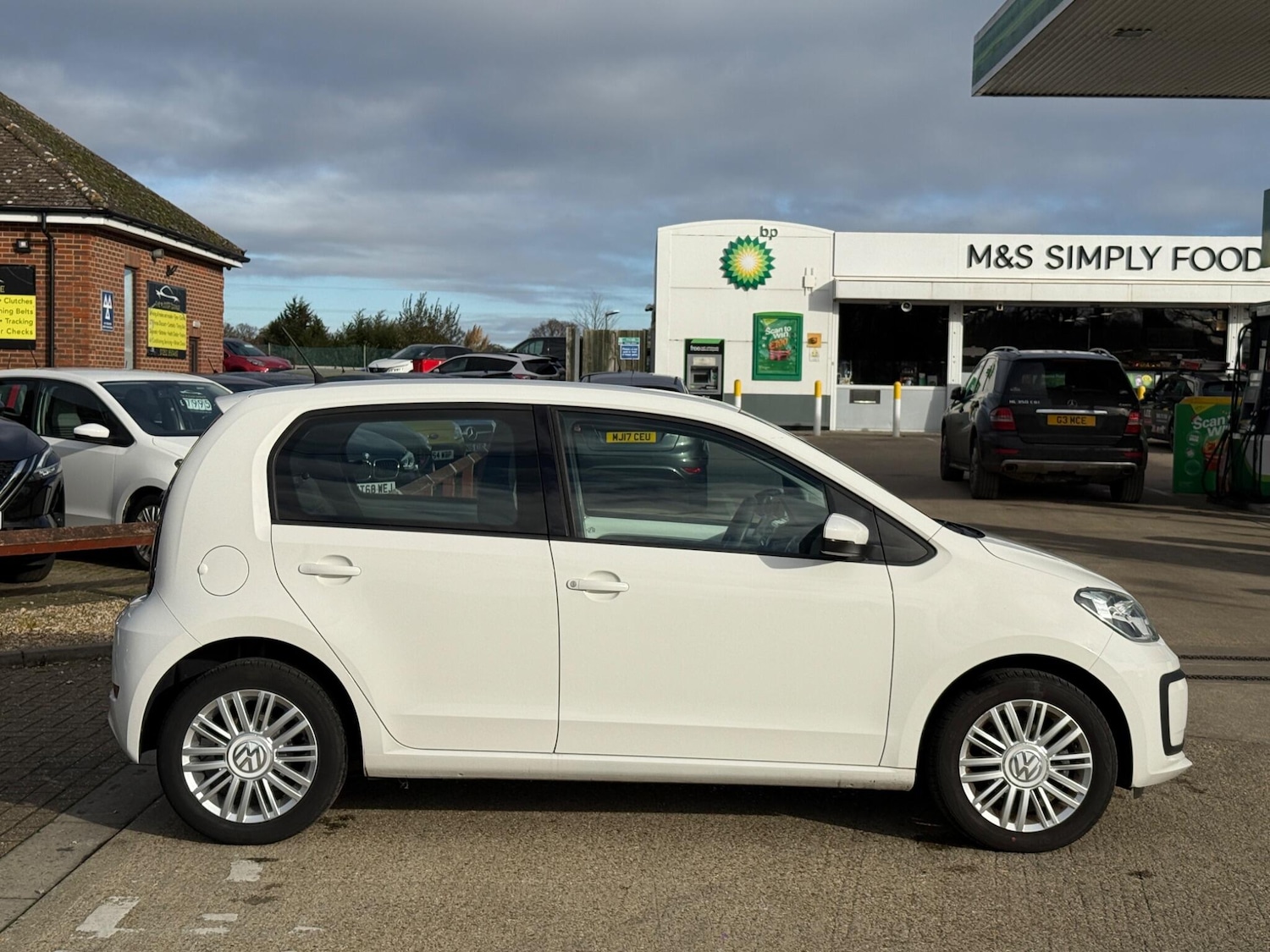 Used Volkswagen up! 2017 for sale - 76990851: Photo 3