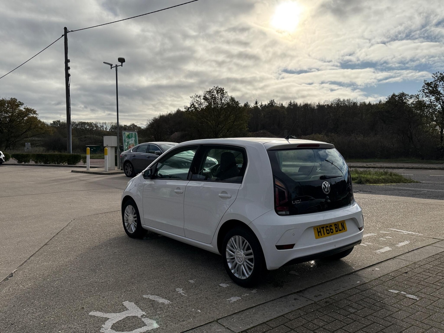 Used Volkswagen up! 2017 for sale - 76990851: Photo 7