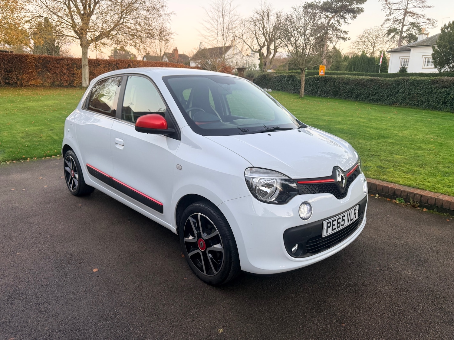 Used Renault Twingo 2015 for sale - 76697004: Photo 2