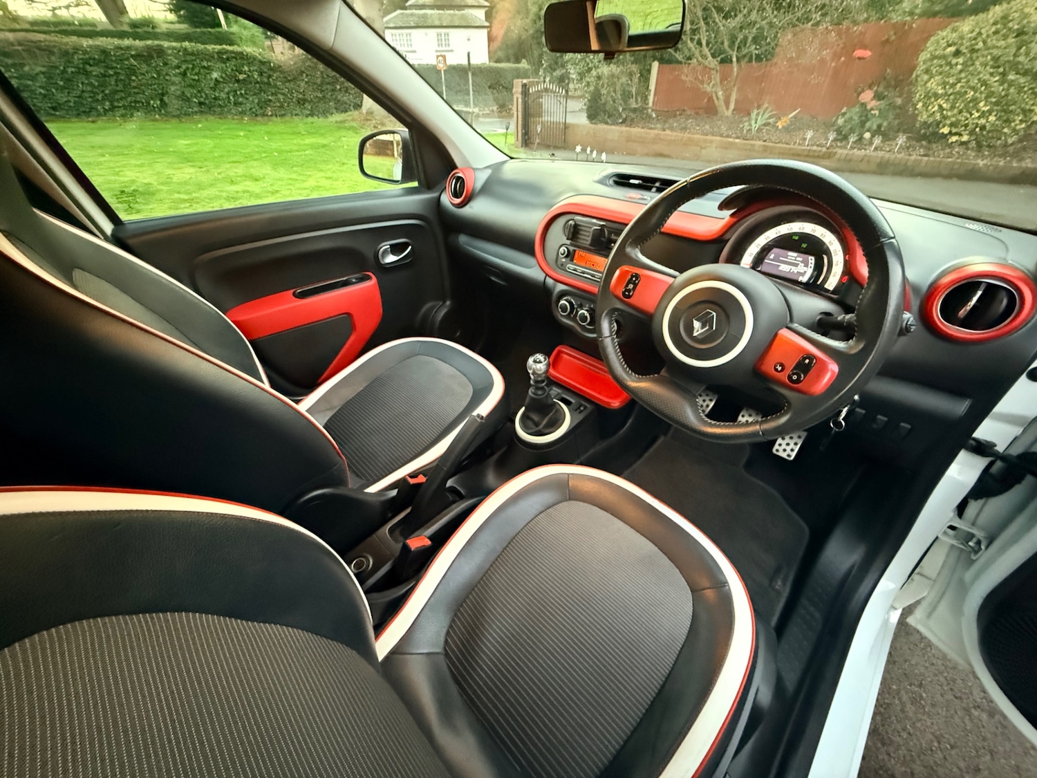 Used Renault Twingo 2015 for sale - 76697004: Photo 25