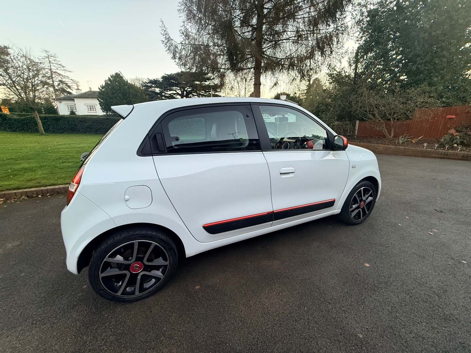 Used Renault Twingo 2015 for sale - 76697004: Photo 5