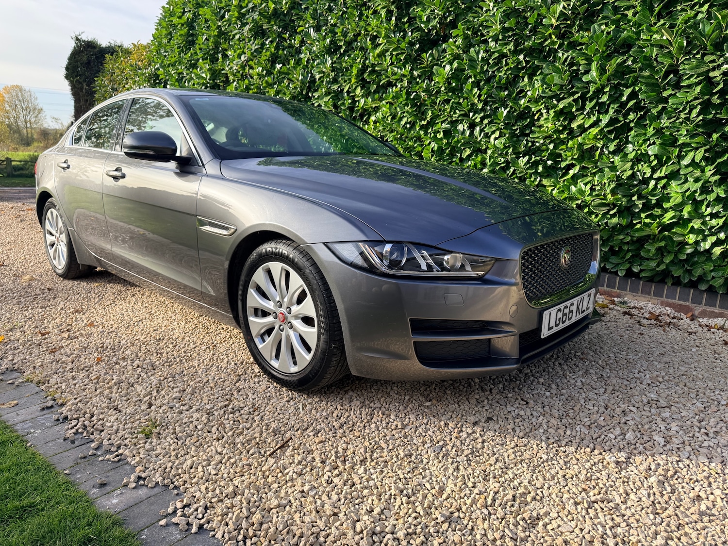 Used Jaguar XE 2016 for sale - 76394939: Photo 2