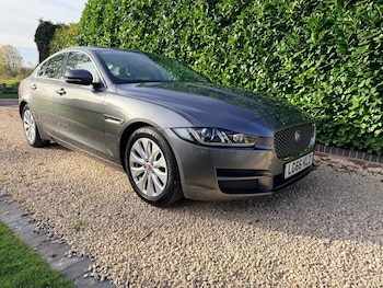 Used Jaguar XE 2016 for sale - 76394939: Photo