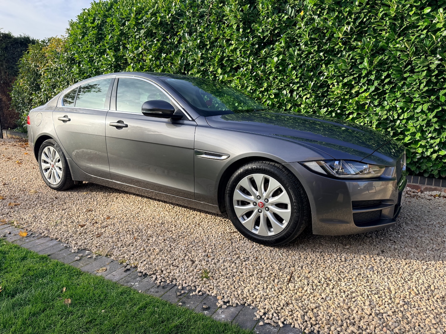 Used Jaguar XE 2016 for sale - 76394939: Photo 3