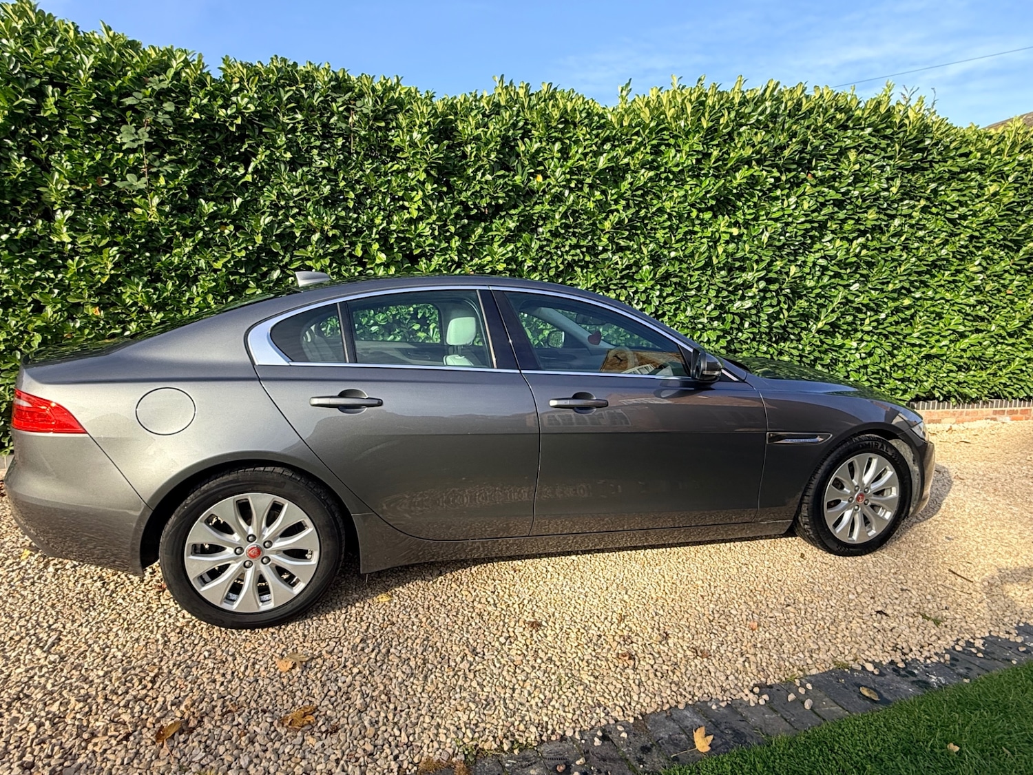 Used Jaguar XE 2016 for sale - 76394939: Photo 5