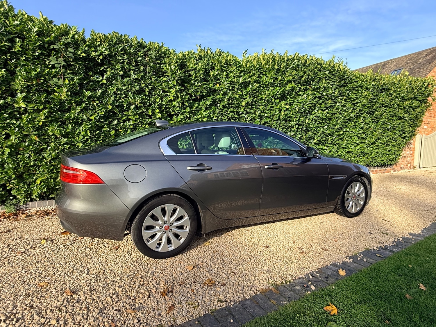 Used Jaguar XE 2016 for sale - 76394939: Photo 6