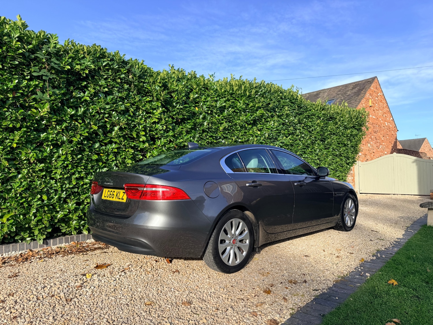 Used Jaguar XE 2016 for sale - 76394939: Photo 7