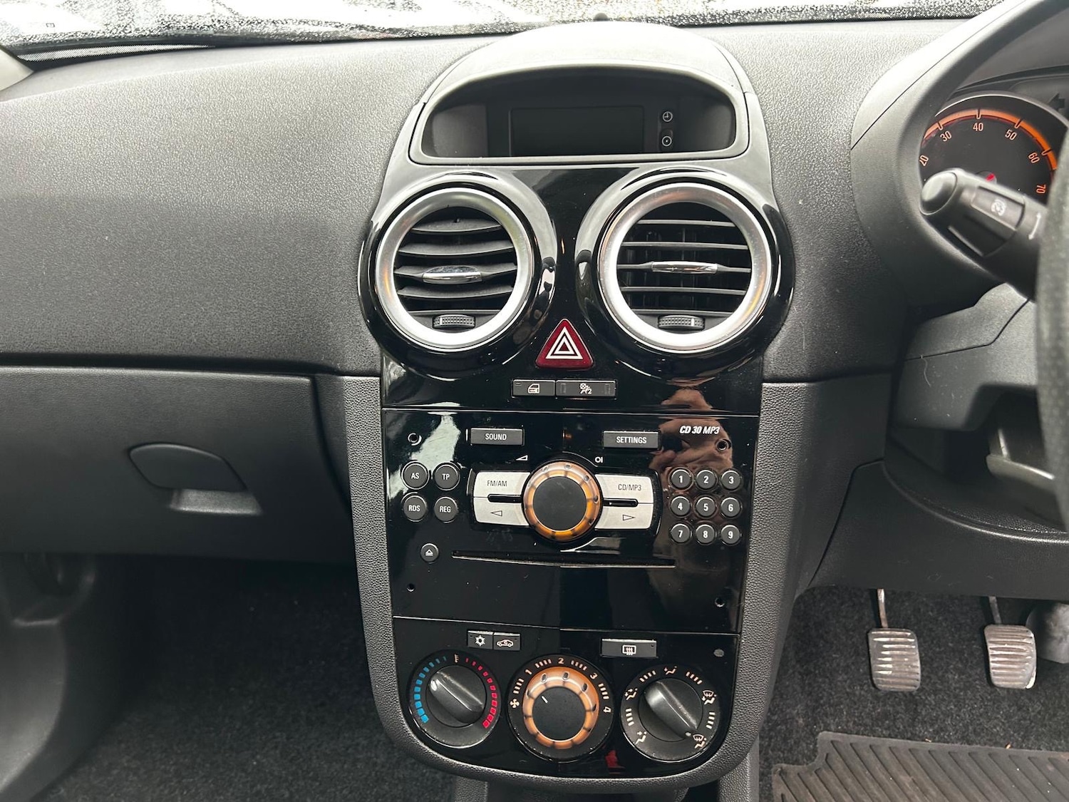 Used Vauxhall Corsa 2012 for sale - 77107811: Photo 13