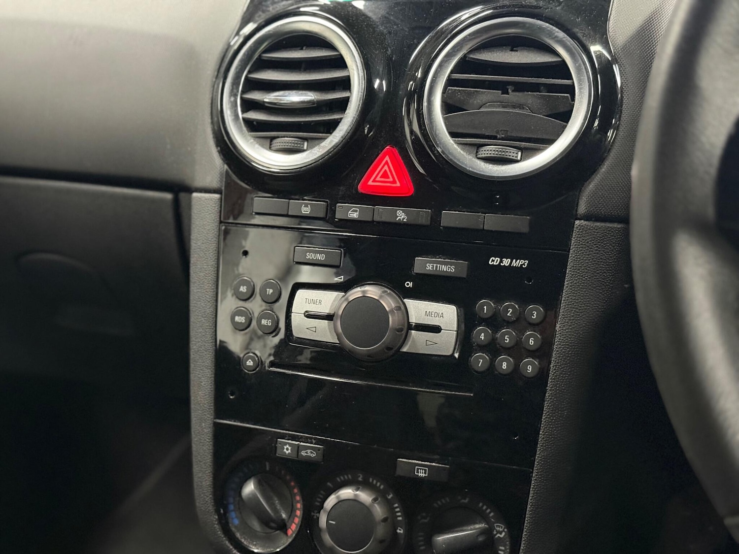 Used Vauxhall Corsa for sale - 78086815: Photo 11