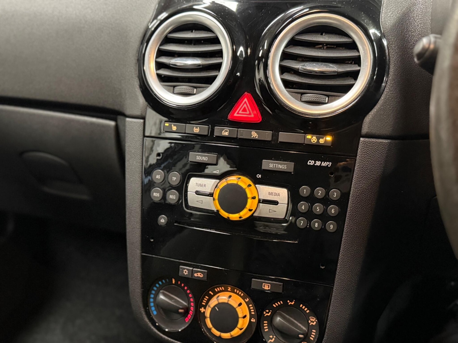 Used Vauxhall Corsa 2014 for sale - 77737114: Photo 12