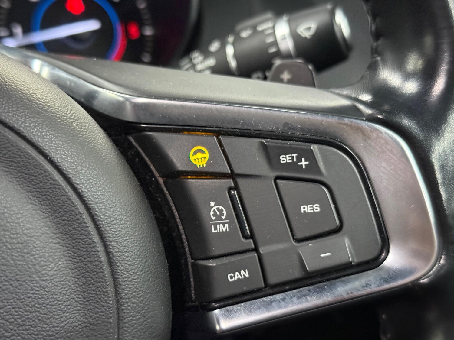 Used Jaguar XE 2016 for sale - 77939850: Photo 13