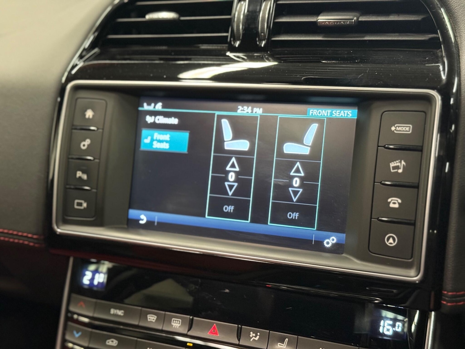 Used Jaguar XE 2016 for sale - 77939850: Photo 17