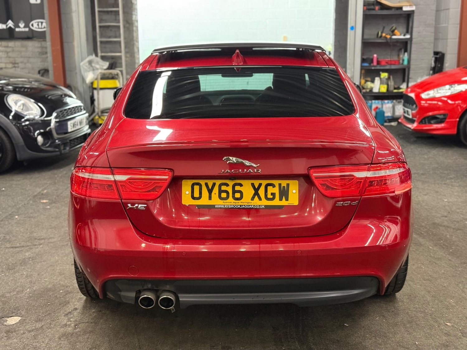 Used Jaguar XE 2016 for sale - 77939850: Photo 5