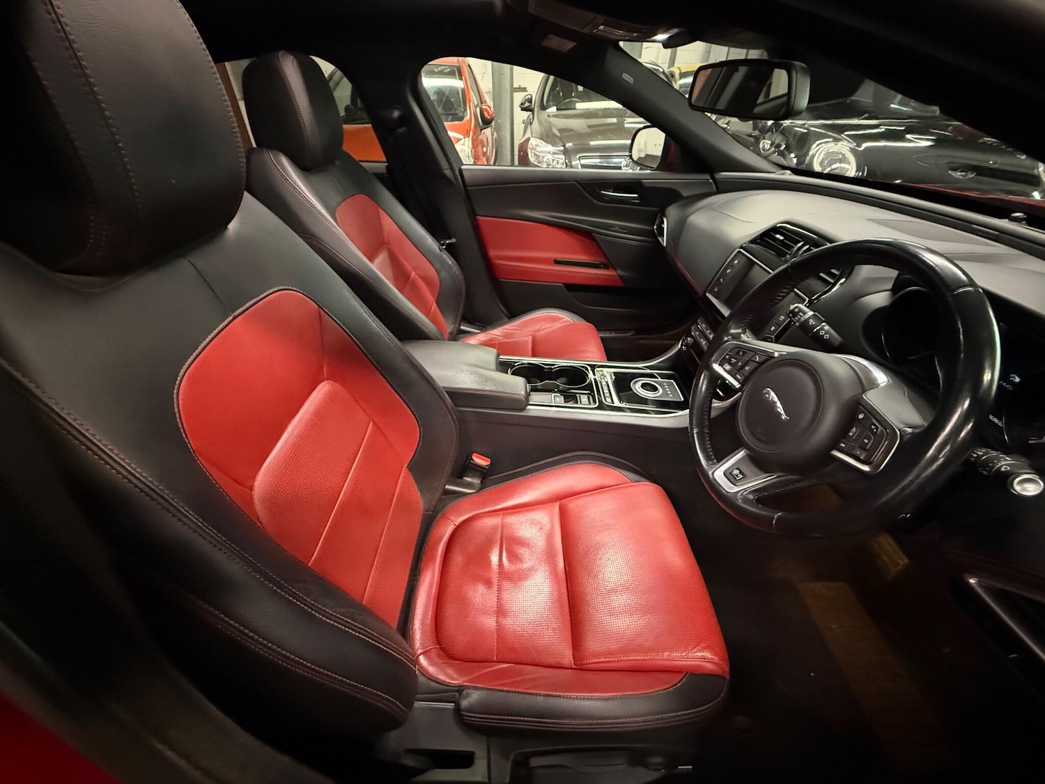 Used Jaguar XE 2016 for sale - 77939850: Photo 9